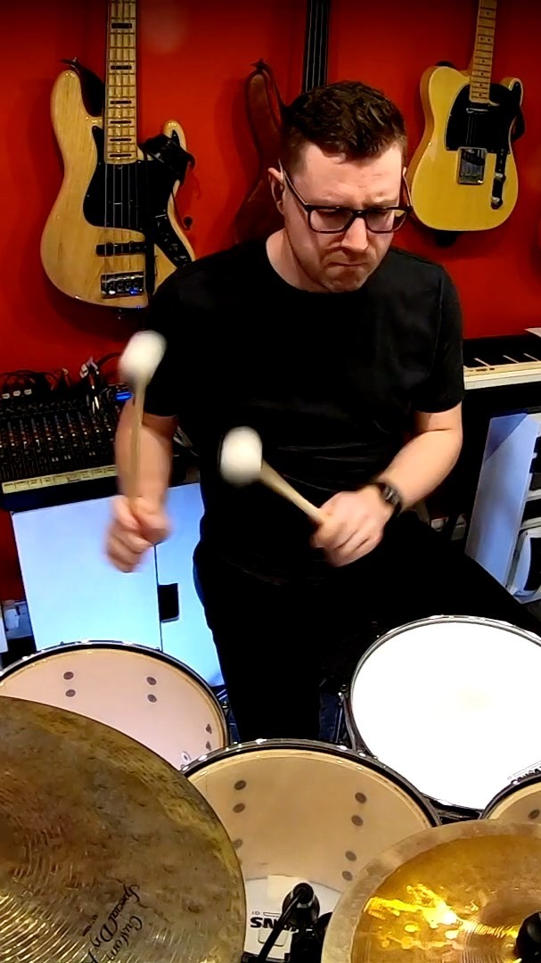 Continuing on from last week’s paradiddle video, this time I’m accenting the lefts.
.
.
#drumlessons #exeter #devon #drums #drummer #drumlife #instadrums #willbeavis #pearldrums #zildjian #vicfirth #evansdrumheads #64audio #focusrite #paradiddle